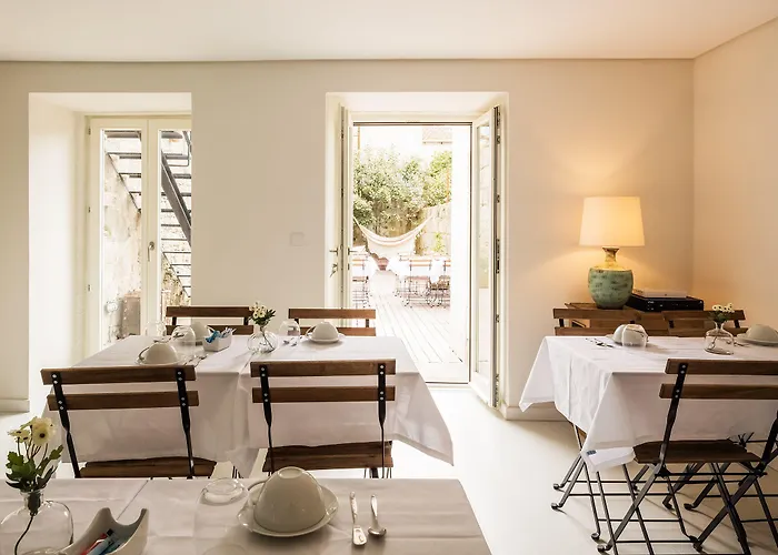 Oda ve Kahvaltı Down2town 4*